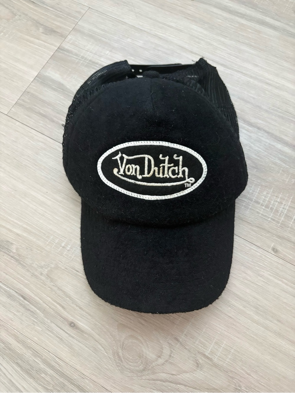 Vintage 00’s Von Dutch Trucker Hat
